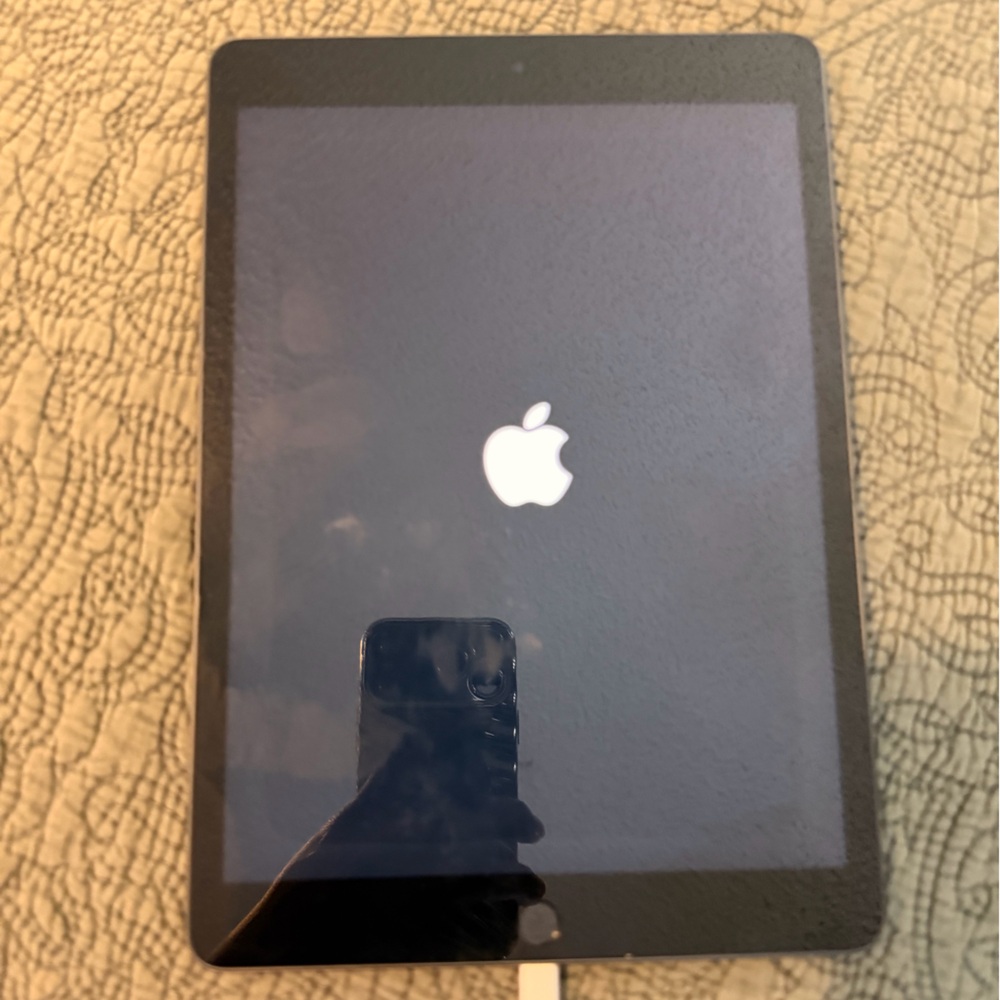Apple Ipad 9th Generation 
Gray 64 GB 
WIFI